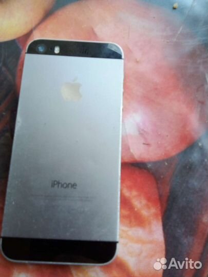 Телефон iPhone 5s