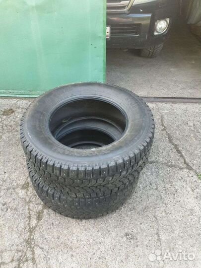 Yokohama Ice Guard F700Z 285/60 R18