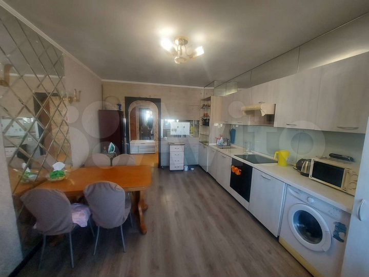 3-к. квартира, 100 м², 9/10 эт.