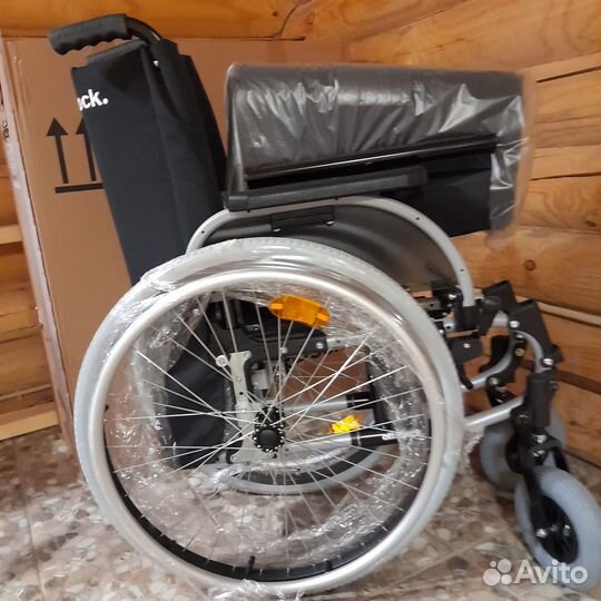 Продам инвалидную коляску для улицы