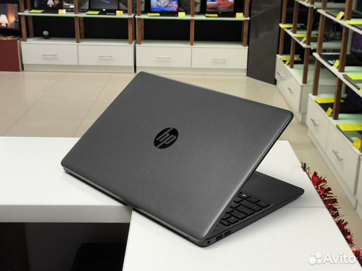 Ноутбук HP серого оттенка
