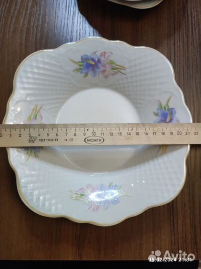 Набор десертных тарелок