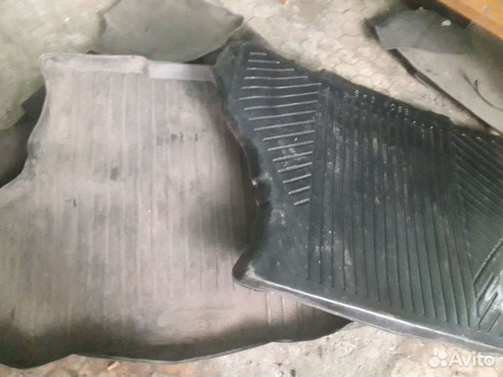 Автомобильные коврики резиновые