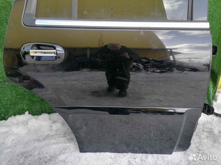 Дверь задняя правая Lincoln Navigator