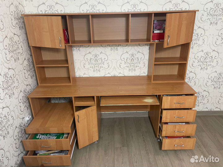 Стол письменный-компьютерный