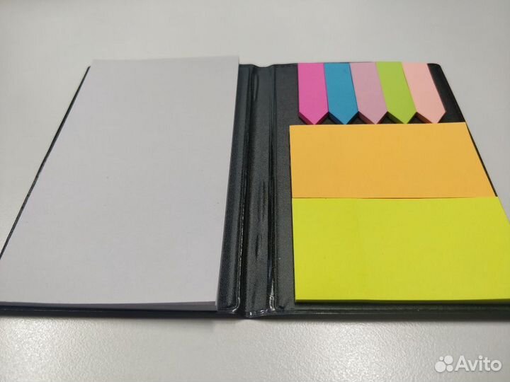 Блокнот кожаный с цветными стикерами. Новый
