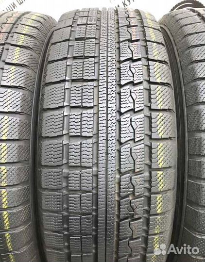 Toyo Winter Tranpath S1 215/65 R16 93L