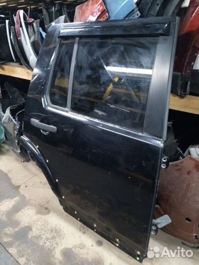 Дверь задняя правая Land Rover Discovery 2006