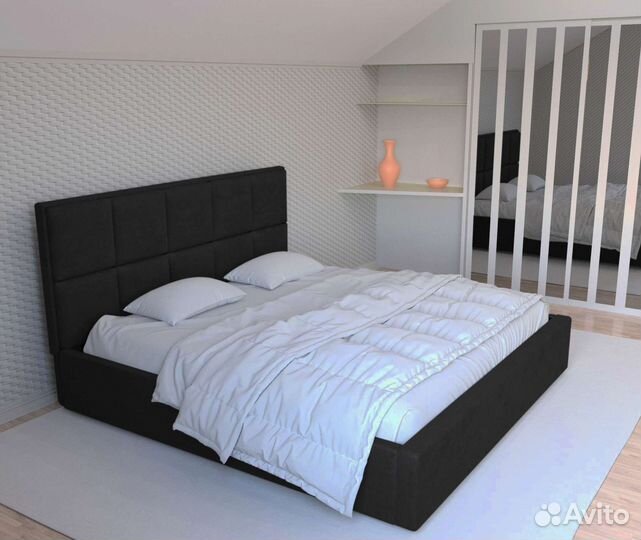 Кровать с мягкой обивкой