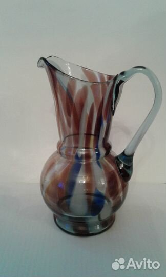 Кувшины из цветного стекла