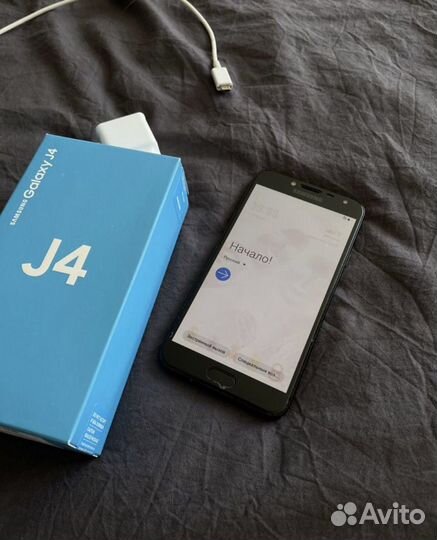 Телефон Samsung j4