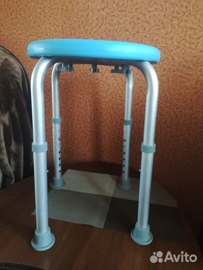 Стульчик для купания в ванной и душе