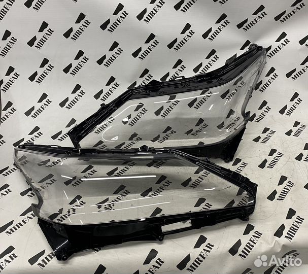 Левое стекло фары Lexus LX 570 Рестайлинг 2 15-21