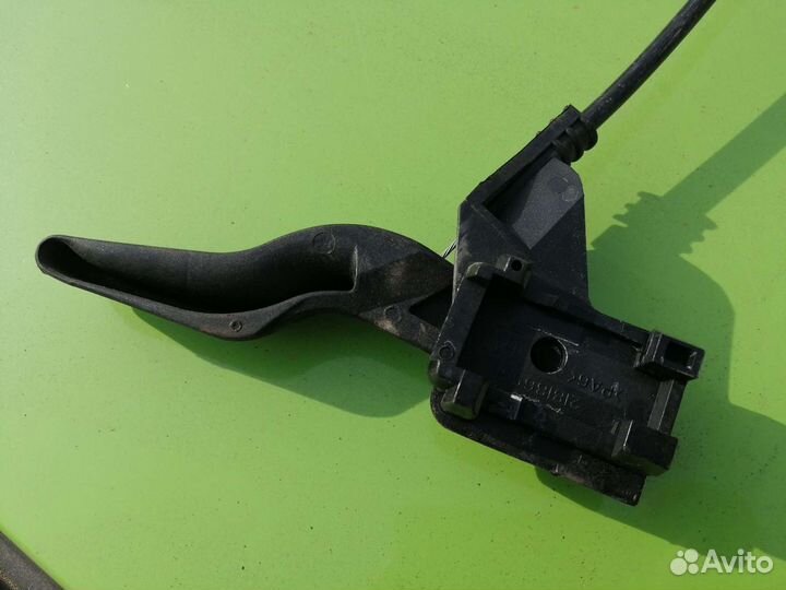 Трос/тросик открывания капота Opel Astra H