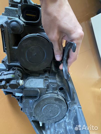 Фара правая peugeot 3008