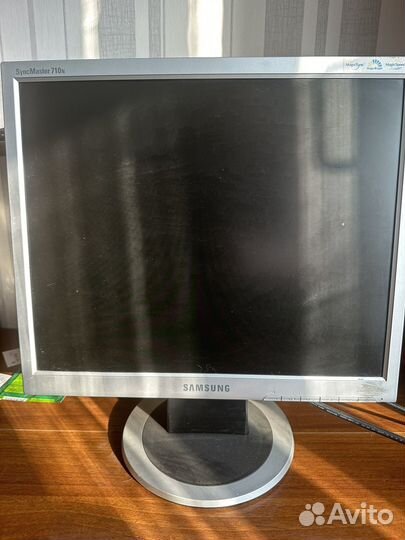 Монитор Samsung