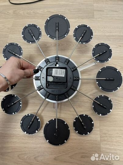 Часы настенные новые