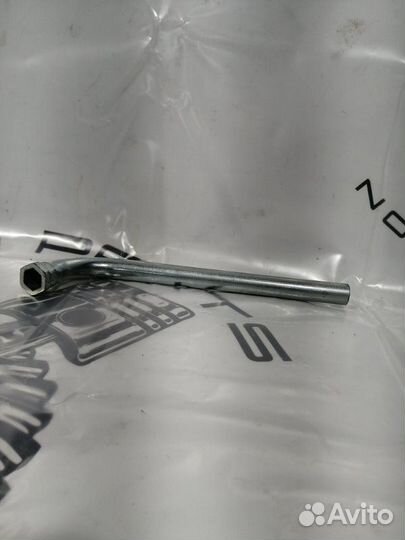 Ключ балонный Volkswagen Passat B6 2005-2010