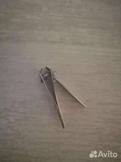 Щипцы для маникюра и бровей