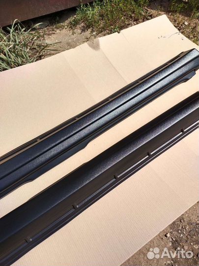 Накладки на пороги Шевроле нива