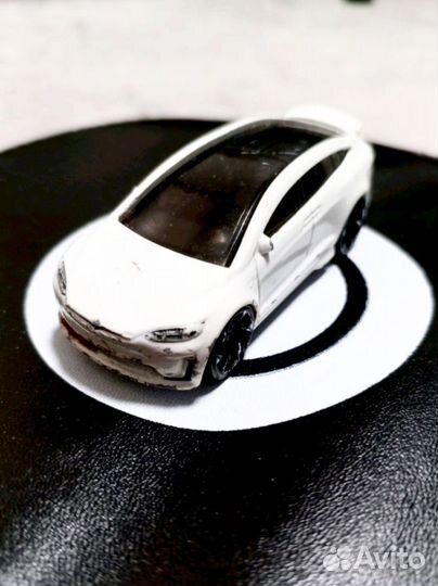 Машинка hot wheels Tesla Model X (2016)
