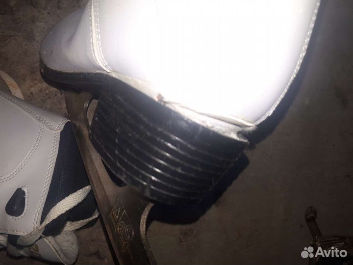 Коньки фигурные