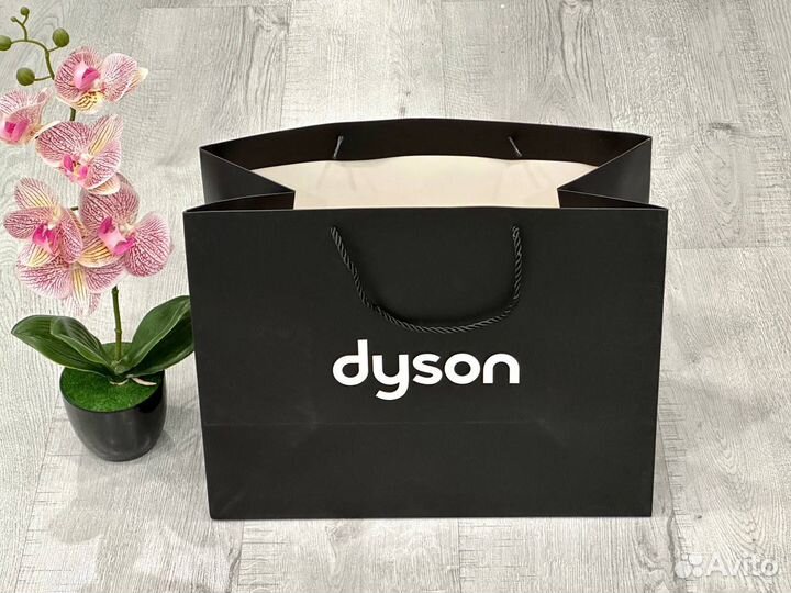 Пакет подарочный черный Dyson