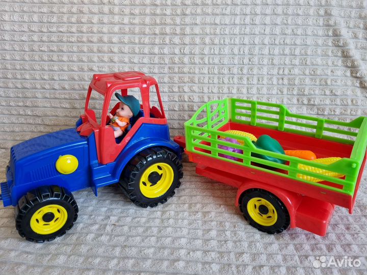 Трактор с прицепом
