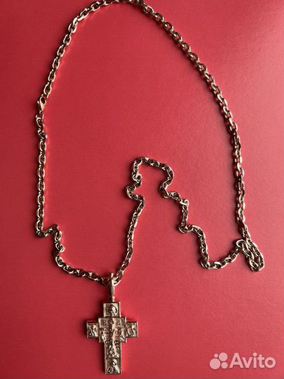 Крест на цепи