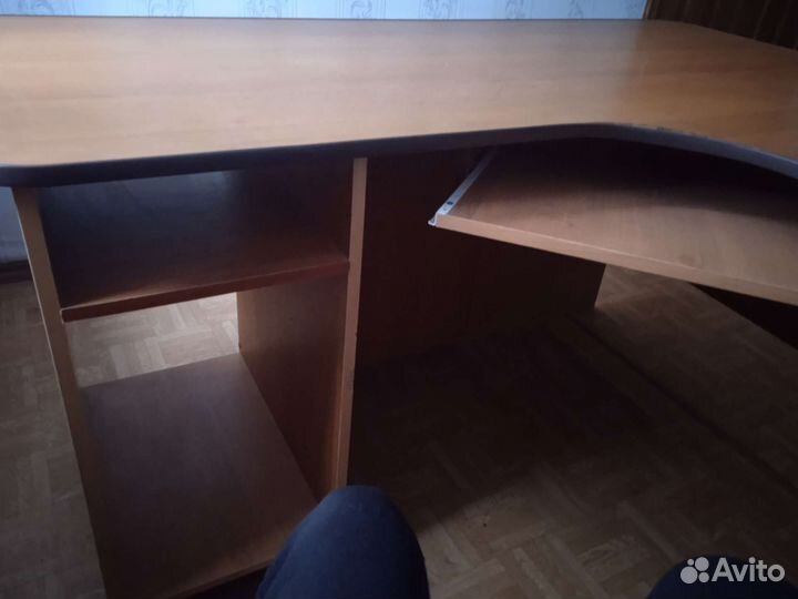 Компьютерный стол угловой