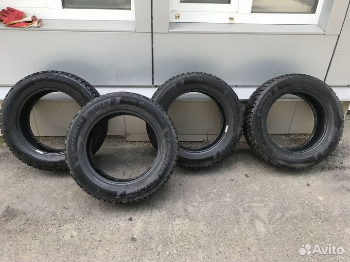 Michelin X-Ice North 4 195/60 R15 92T