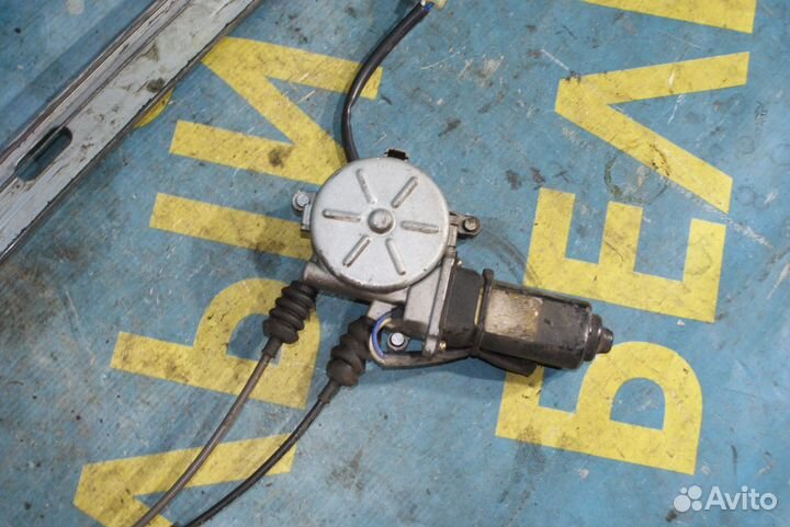 Передний левый стеклоподъемник KIA Sportage