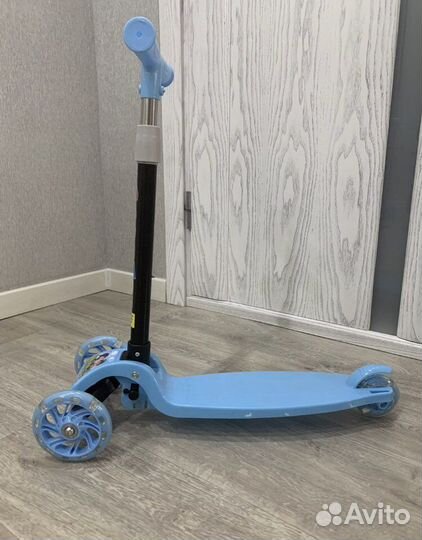 Самокат детский трехколесный новый