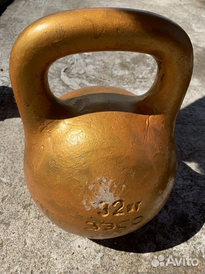 Гиря 32 золотая, степпер