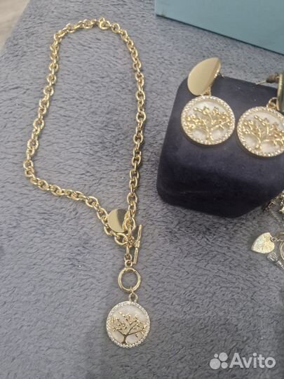 Украшение на шею