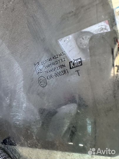 Стекло задней левой двери Hyundai Solaris 2010-17