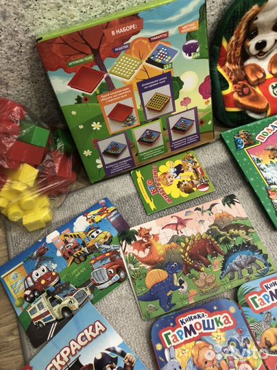 Детские книжки для малышей, развивашки и пазлы