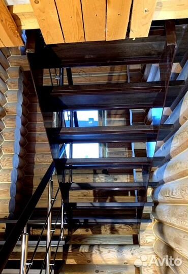 Лестница для загородного дома