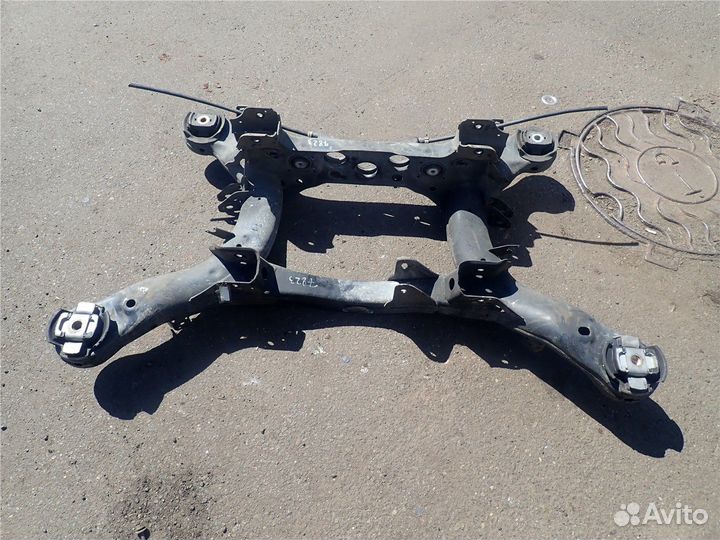 Балка подвески задняя Mercedes ML W164, 2005