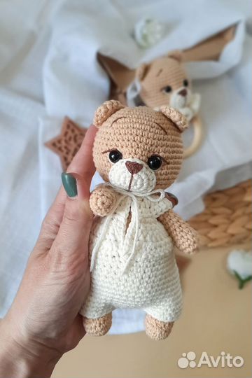 Вязаный набор ручной работы игрушка и погремушка