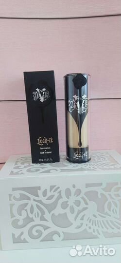 Стойкий тональный крем Kat Von D