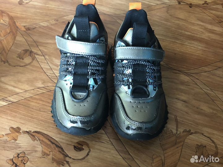 Кроссовки для девочки