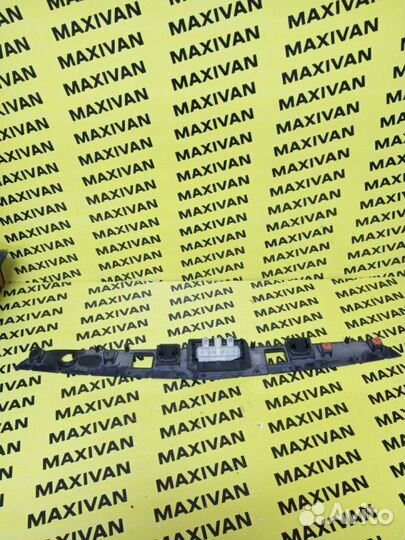 Накладка крышки багажника Mercedes E-Class W212