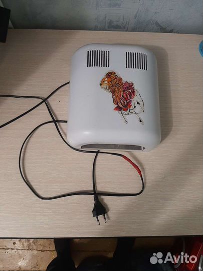 Уф лампа для ногтей