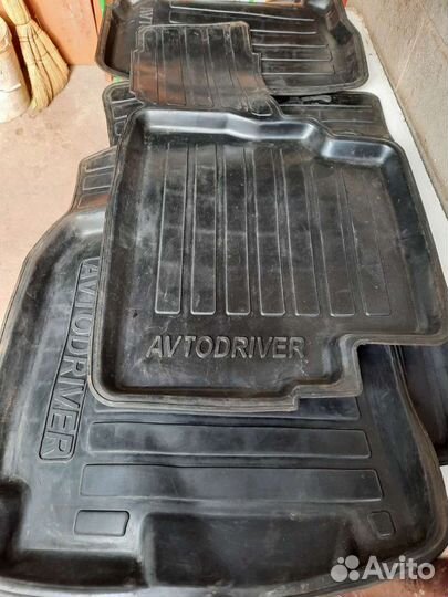 Коврик в багажник и в салон унивесальные