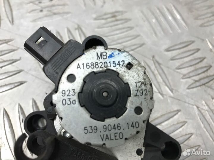 Б/У Сервопривод заслонки печки (моторчик