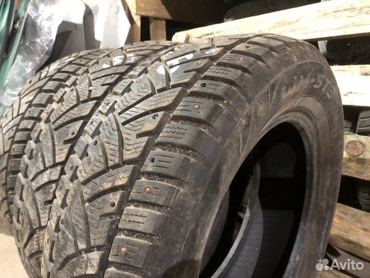 Cooper Weather-Master S/T 3 215/65 R16