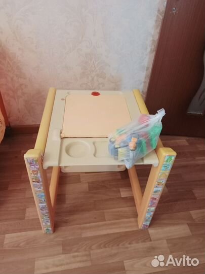 Столик для игры в Лего дупло и для обучения