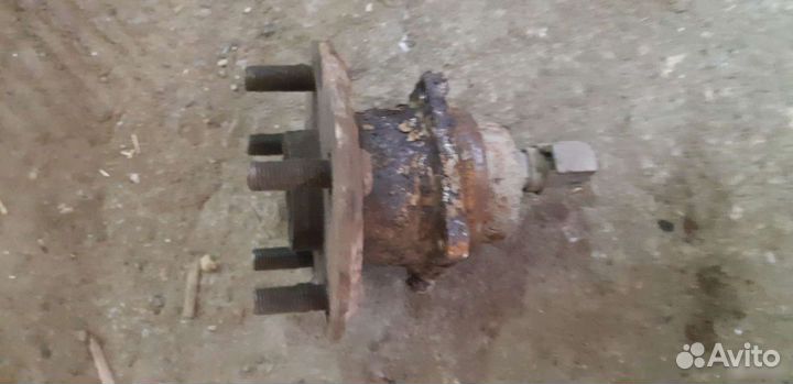 Ступица задняя Toyota Avensis AZT250 1AZ-FSE 2004