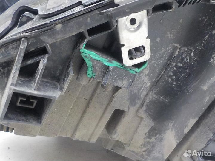 Фара правая Mercedes-Benz C-Class